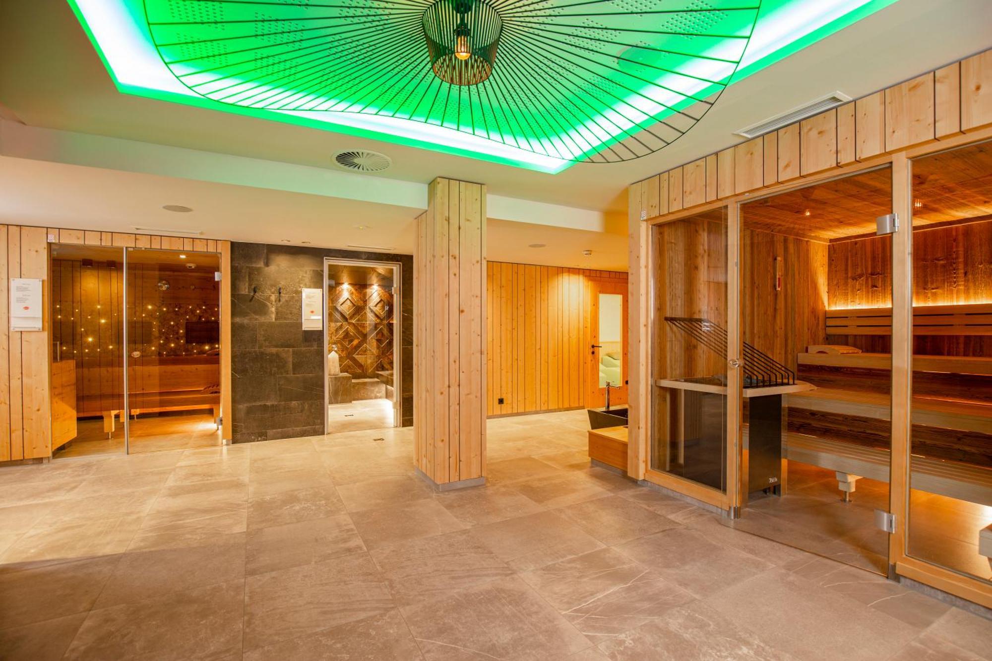 Natur- & Wanderhotel Tuxertal Exterior foto