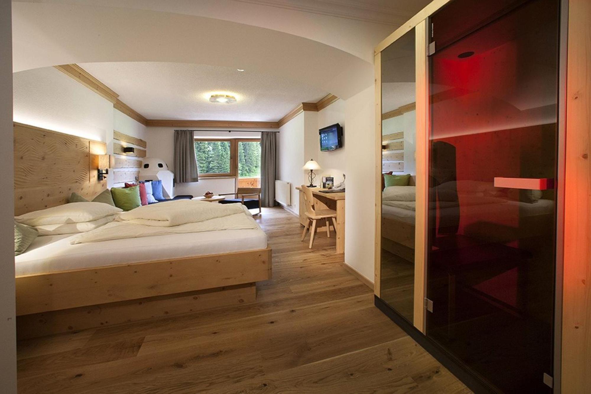 Natur- & Wanderhotel Tuxertal Cameră foto