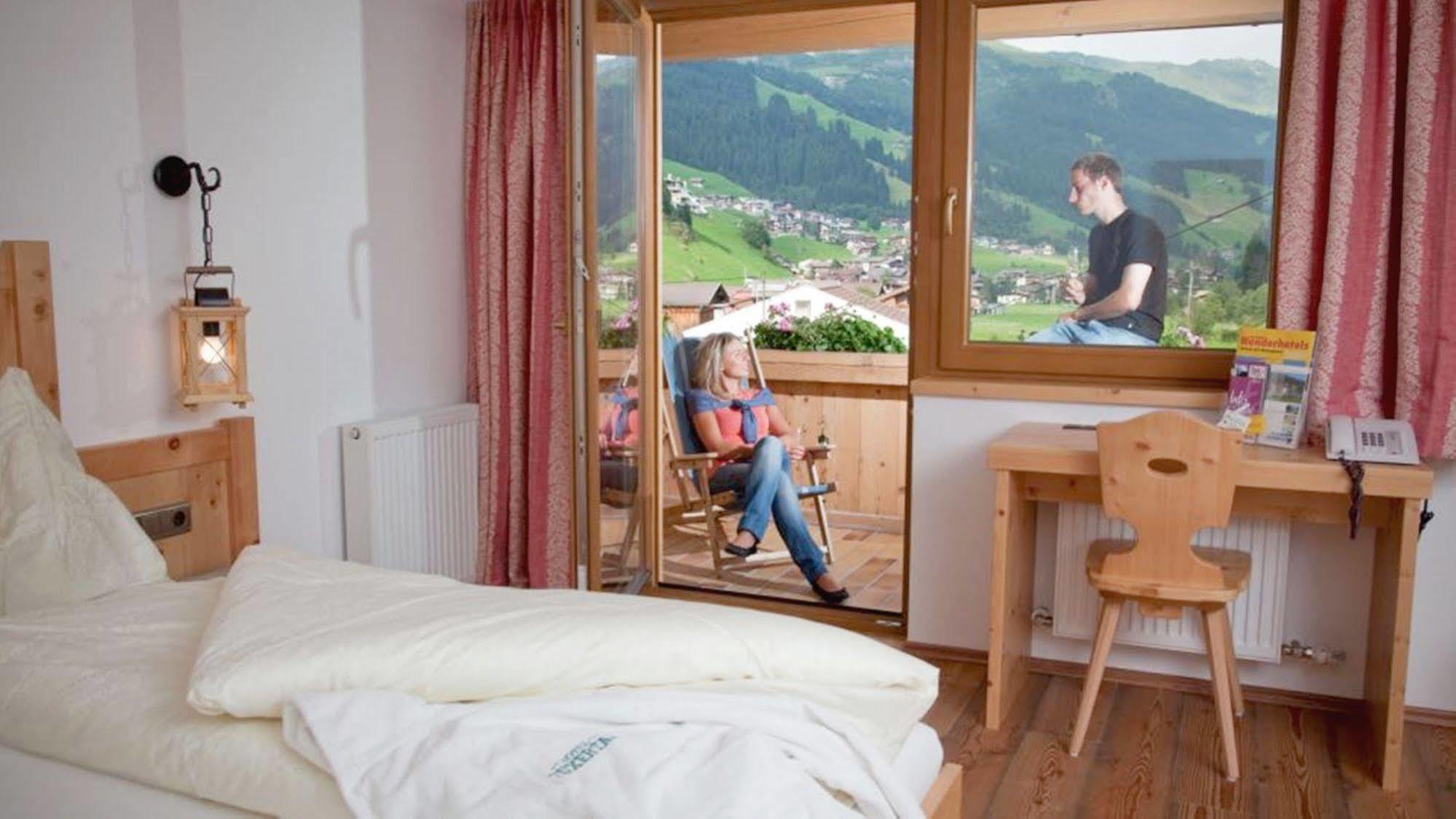 Natur- & Wanderhotel Tuxertal Exterior foto